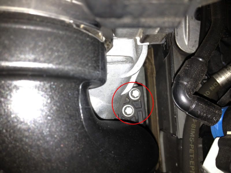 Cleaning W204 Throttle Body (For Kompressor) CClass SGMerc